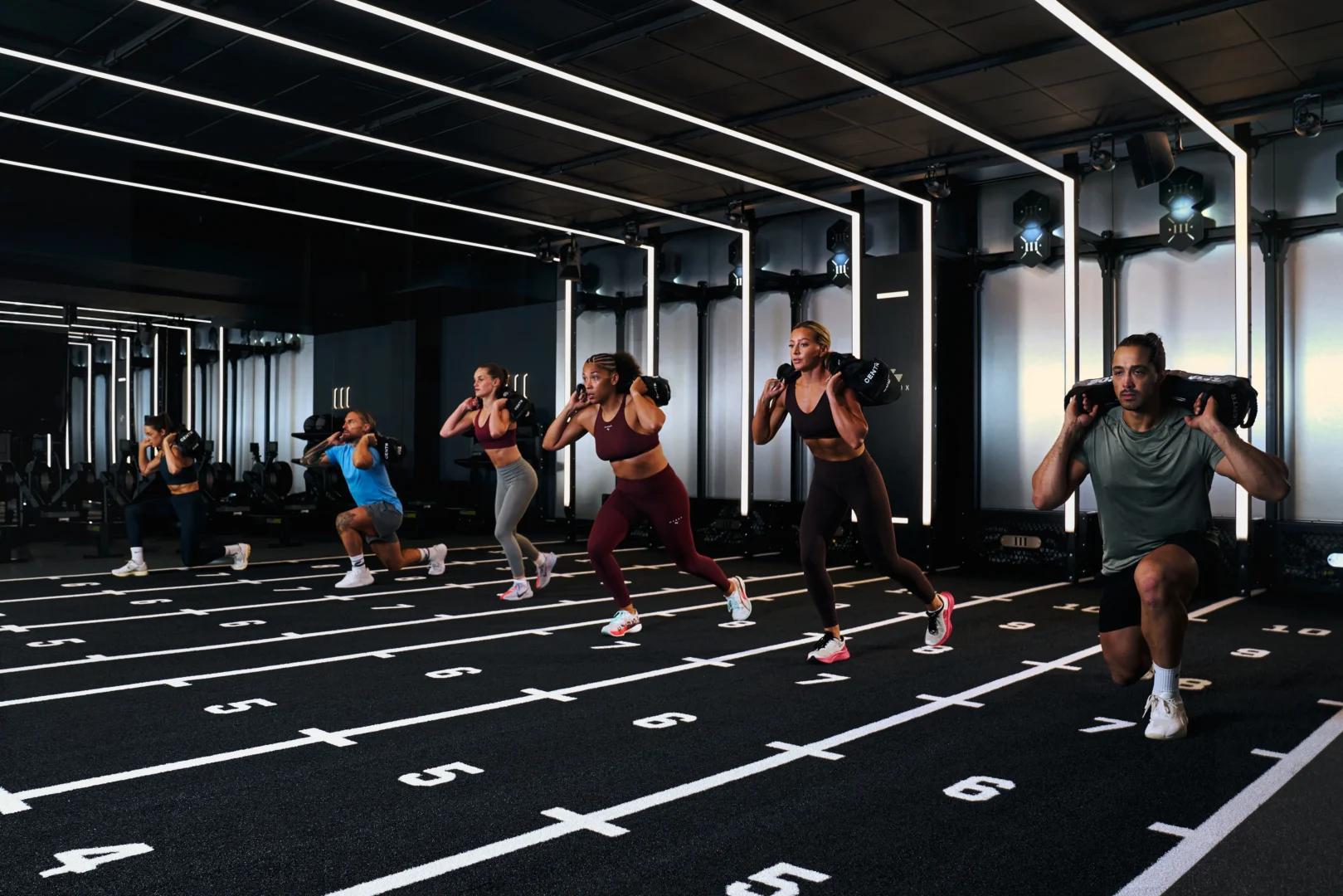 HYROX vs CrossFit: similitudes, diferencias y qué conviene elegir